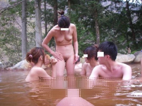 東伊豆の温泉に彼女と同僚カップルの４人で混浴